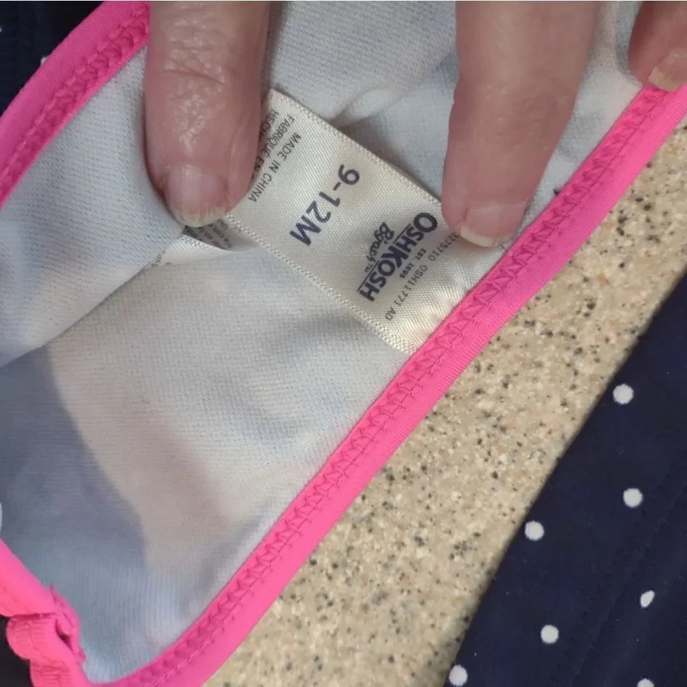 👍 Osh Kosh 9-12 Month Bathing Suit. K1